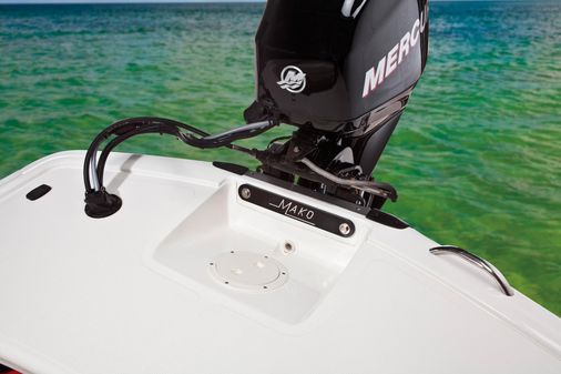 Mako Pro Skiff 17 CC image