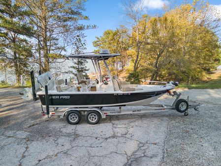 Sea Pro 208 Bay image