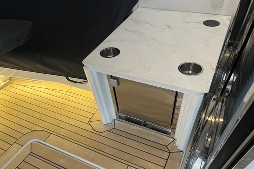 Cruisers Yachts 46 Cantius image