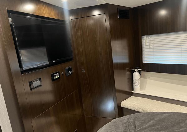 Cruisers Yachts 46 Cantius image