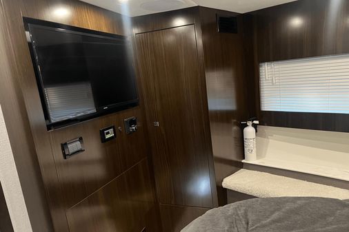 Cruisers Yachts 46 Cantius image