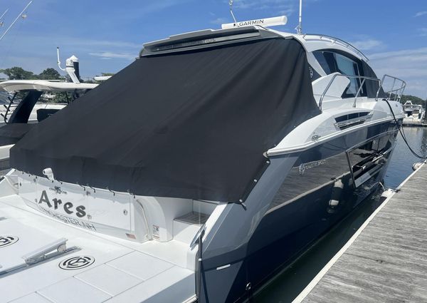 Cruisers Yachts 46 Cantius image