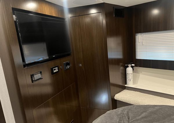 Cruisers Yachts 46 Cantius image