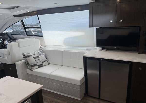 Cruisers Yachts 46 Cantius image