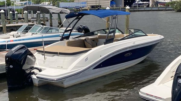 Sea Ray SPX 230 