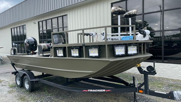 Tracker Grizzly 2072 CC Sportsman