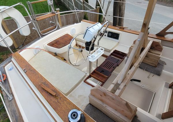 Island Packet 27 Sloop image