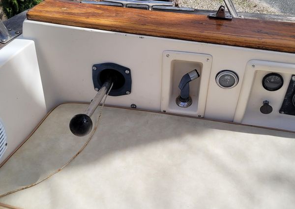 Island Packet 27 Sloop image