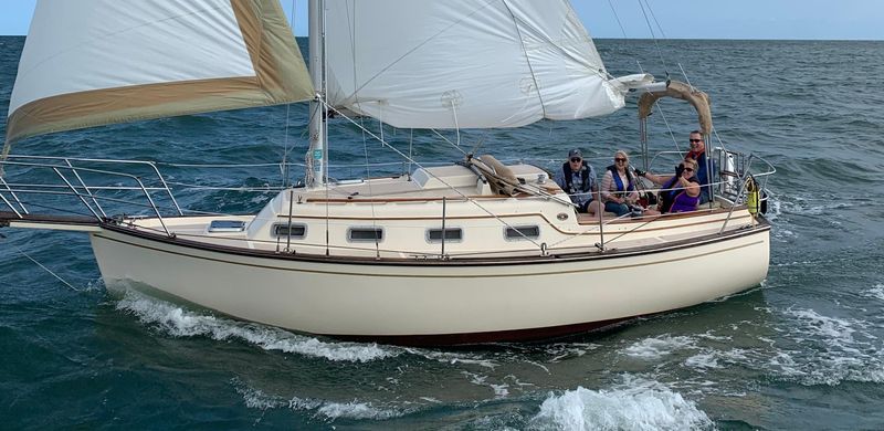 Island Packet 27 Sloop - main image