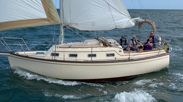 Island Packet 27 Sloop