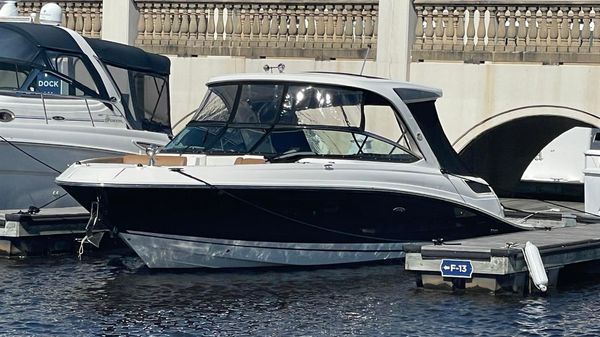 Sea Ray 350 SLX 