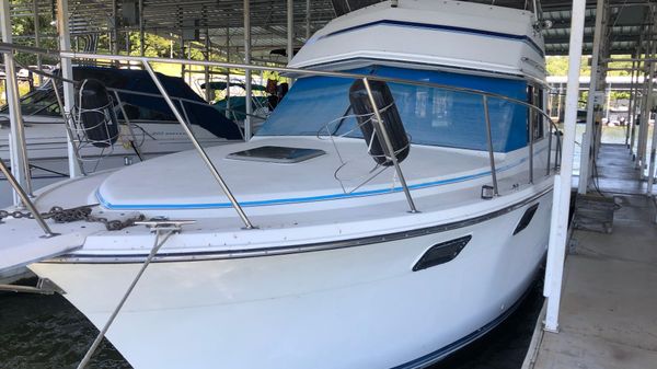 Carver 32 Aft Cabin 