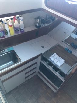 Carver 32-AFT-CABIN image