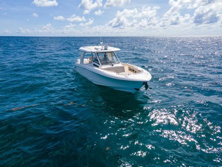 Boston Whaler 350 Realm image