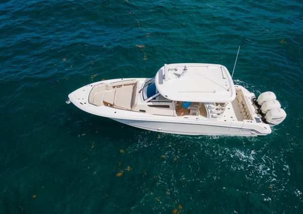 Boston Whaler 350 Realm image