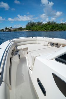 Boston Whaler 350 Realm image