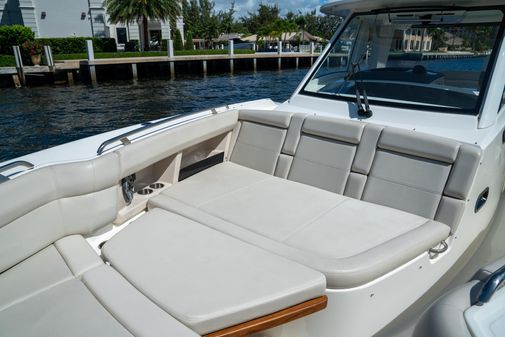 Boston Whaler 350 Realm image