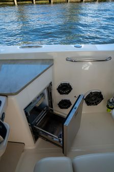 Boston Whaler 350 Realm image