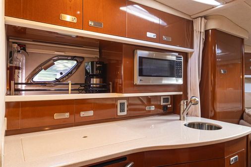 Sea Ray Sundancer 330 image