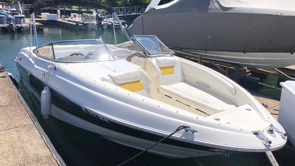 Regal 2600 Bowrider 