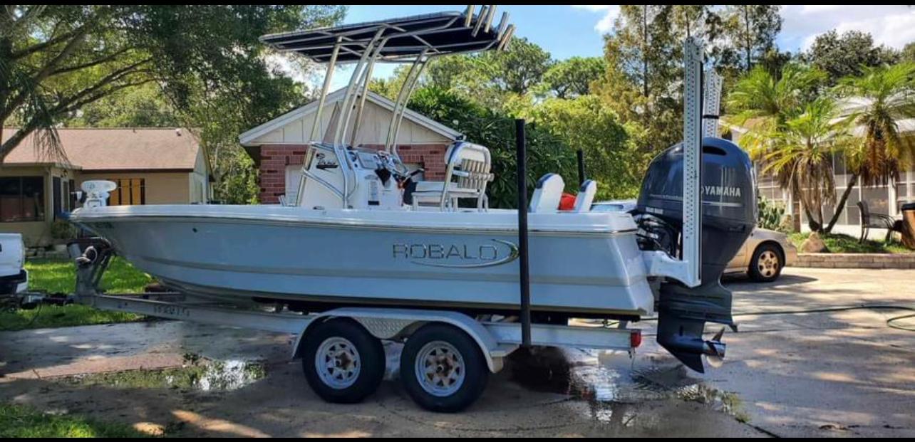 2019 Robalo 206 cayman