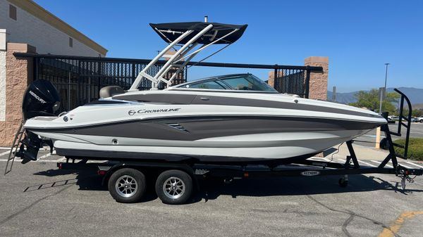 Crownline Eclipse E235 XS