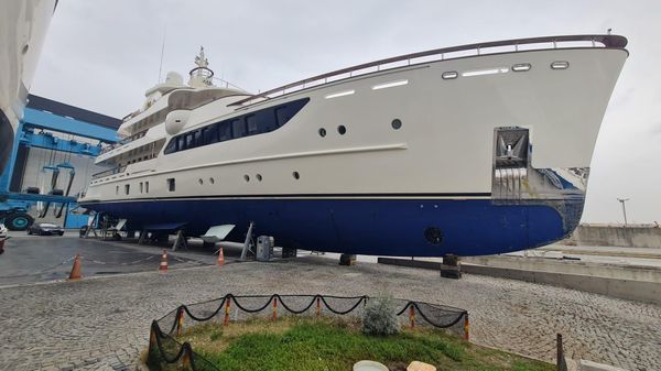 Custom 46 M