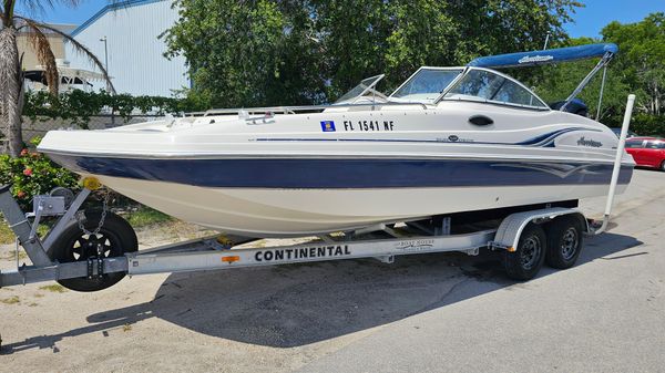 Hurricane SunDeck 237 DC OB 