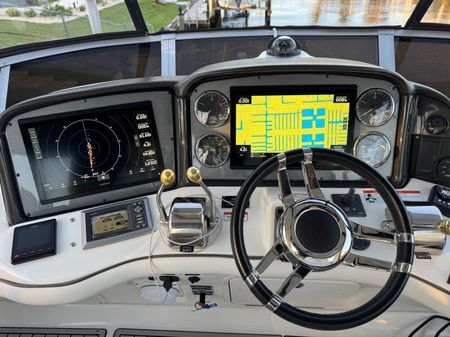 Sea Ray 44 Sedan Bridge image