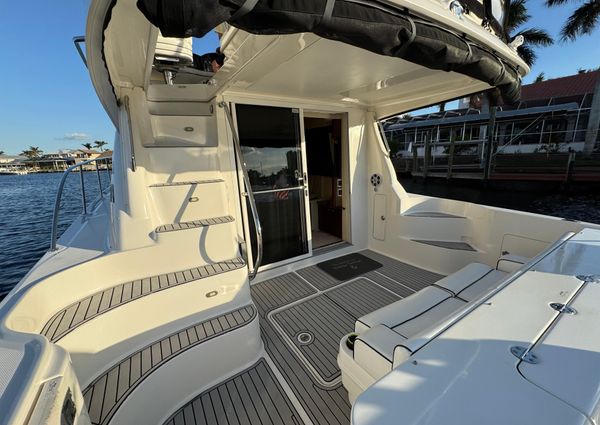 Sea Ray 44 Sedan Bridge image