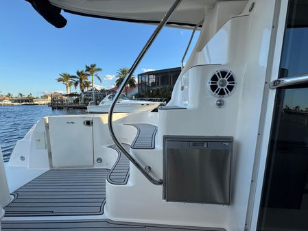 Sea Ray 44 Sedan Bridge image