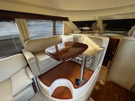 Sea Ray 44 Sedan Bridge image