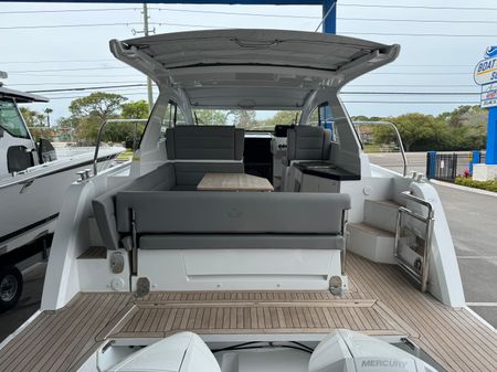 Sealine S335V image