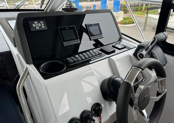 Sealine S335V image