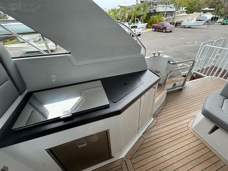 Sealine S335V image