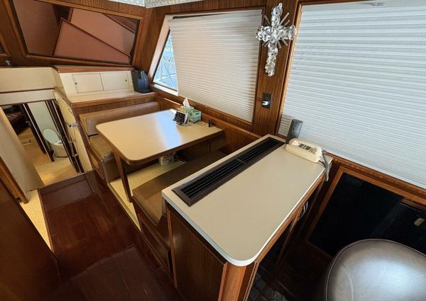 Hatteras 60 enclosed bridge image