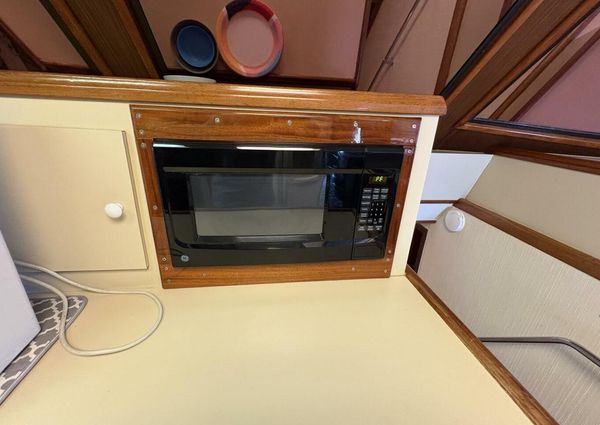 Hatteras 60 enclosed bridge image