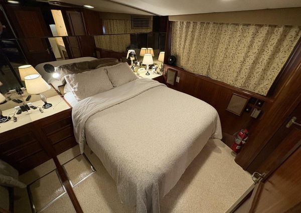 Hatteras 60 enclosed bridge image