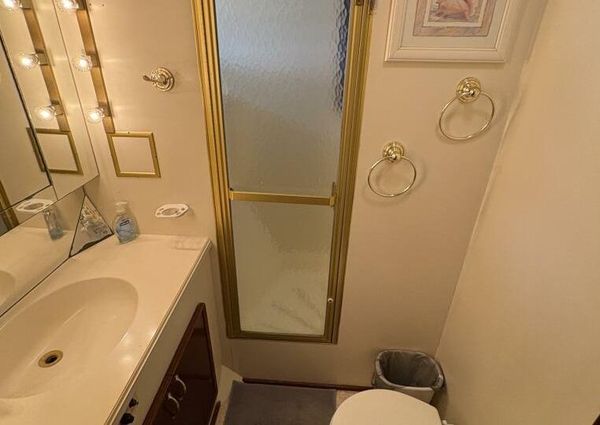 Hatteras 60 enclosed bridge image