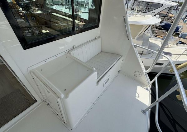 Hatteras 60 enclosed bridge image