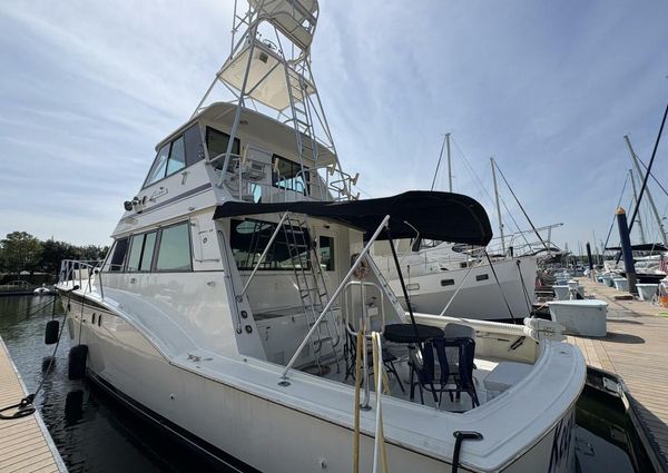Hatteras 60 enclosed bridge image
