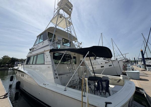 Hatteras 60 enclosed bridge image