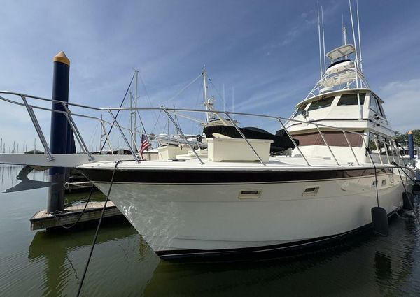 Hatteras 60 enclosed bridge image