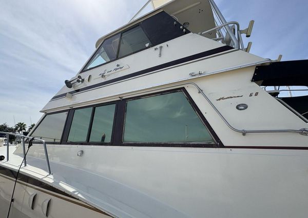 Hatteras 60 enclosed bridge image