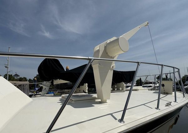 Hatteras 60 enclosed bridge image