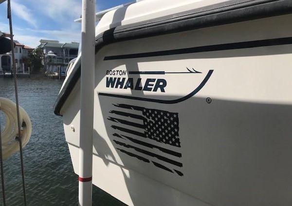 Boston-whaler 260-OUTRAGE image