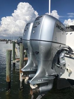 Boston-whaler 260-OUTRAGE image