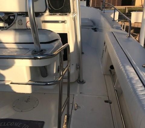 Boston-whaler 260-OUTRAGE image