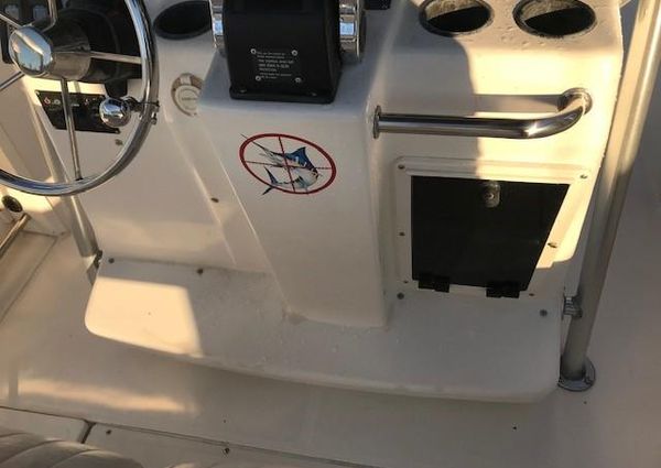 Boston-whaler 260-OUTRAGE image