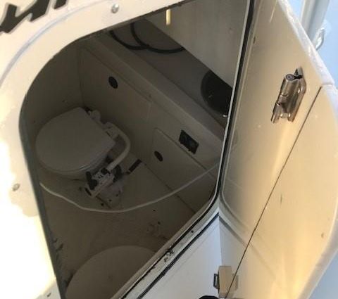 Boston-whaler 260-OUTRAGE image